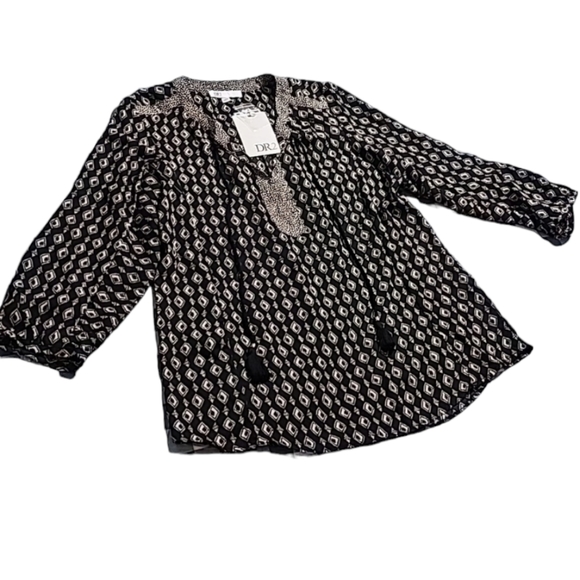 DR2 Tops - DR2 BY DANIEL RAINN Printed Tassel Tunic Top